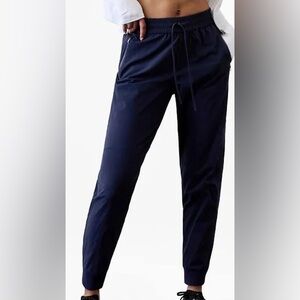 Athleta Trekkie Relaxed Mid Rise Joggers small tall navy blue womens pants gym